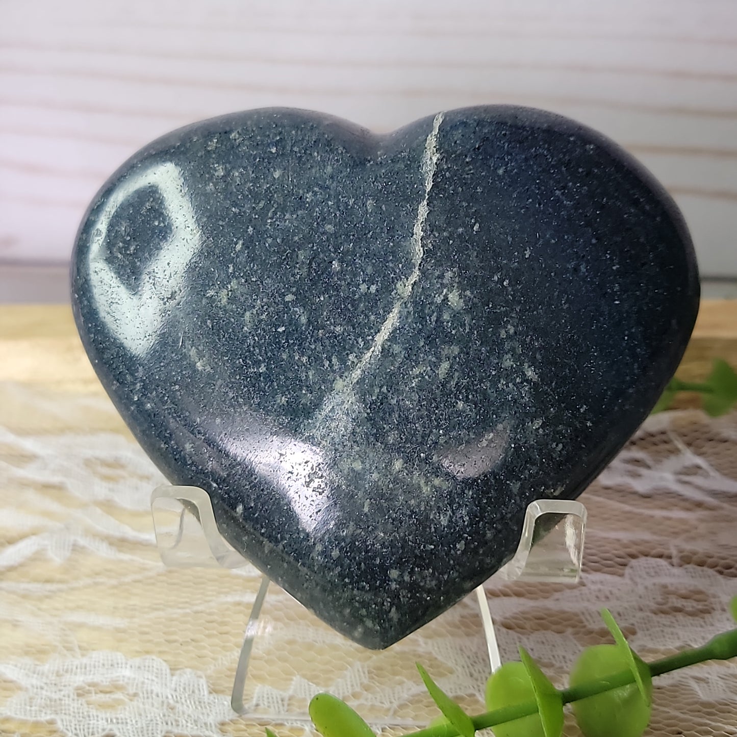 Dumoritierite Heart