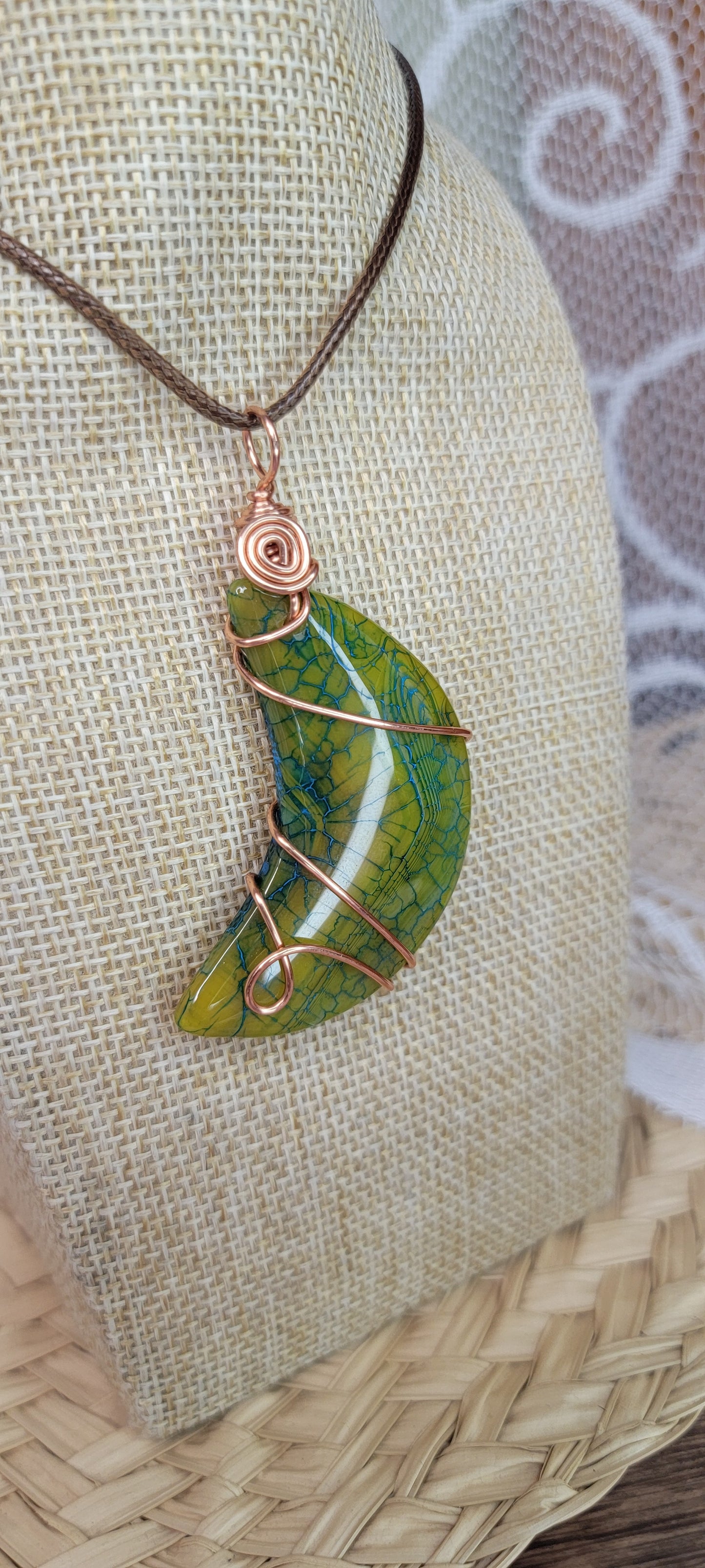 (Dyed) Dragon Vein Cresent