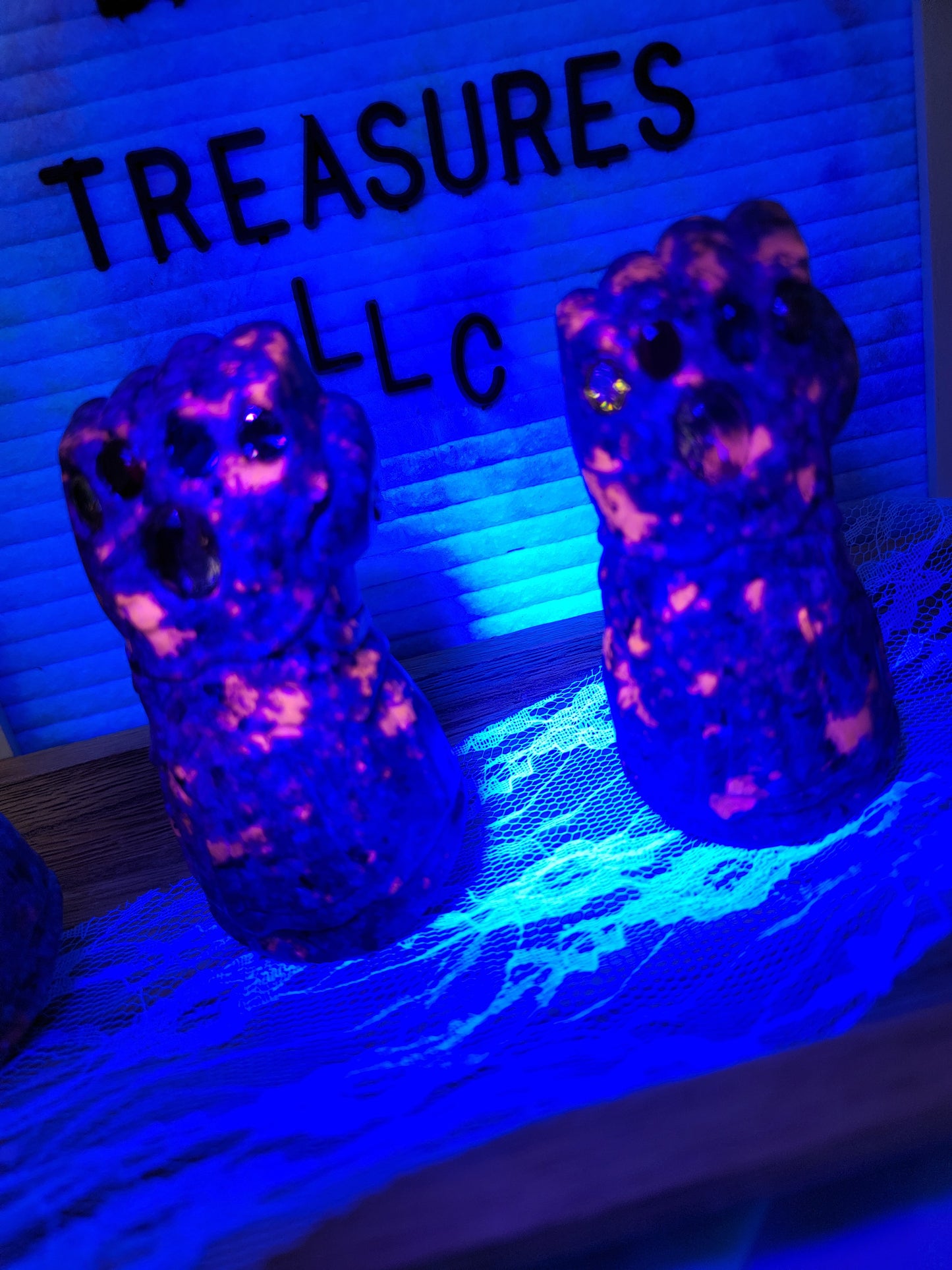 Yooperlite Hero Hand ( Uv Reactive)