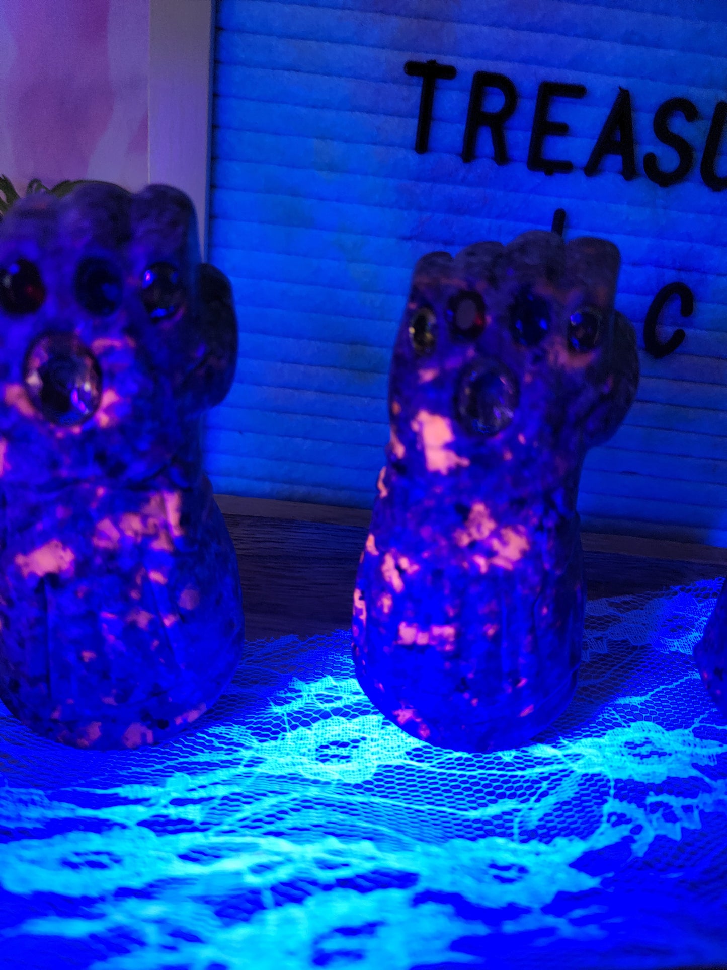 Yooperlite Hero Hand ( Uv Reactive)
