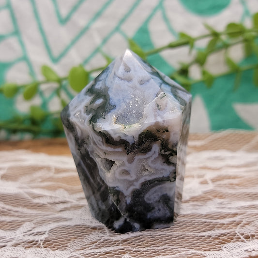 Moss Agate Cupcake Point