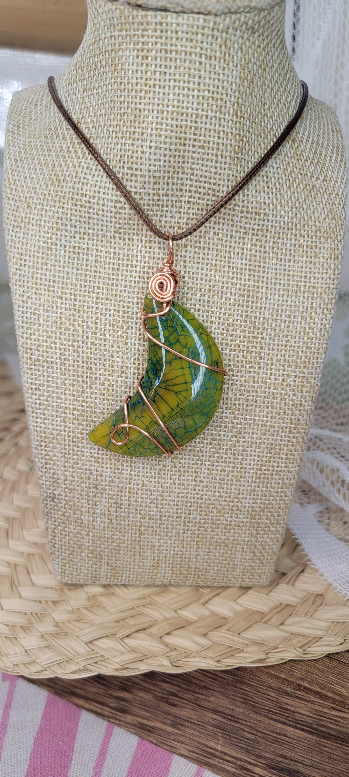 (Dyed) Dragon Vein Cresent